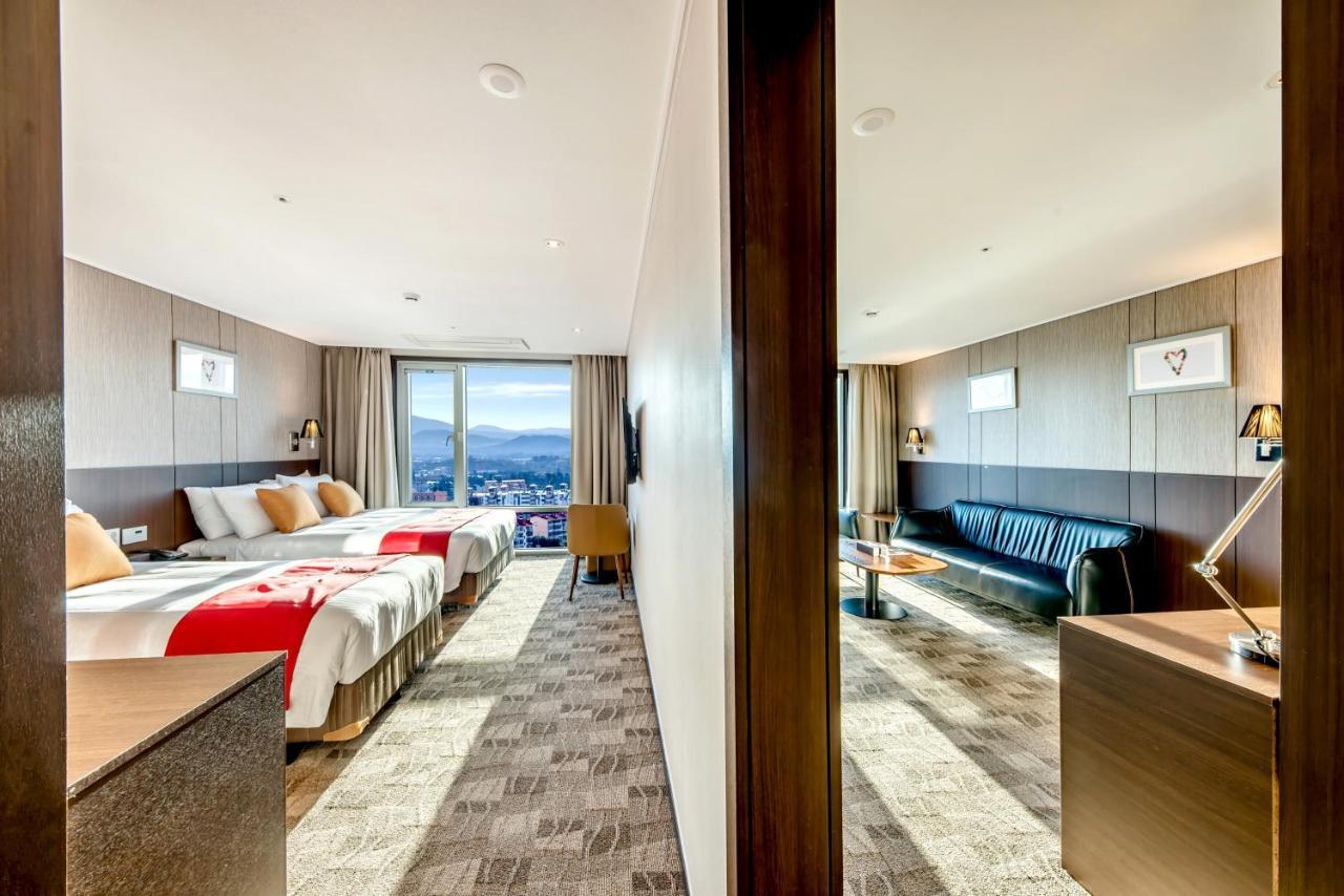 Ramada By Wyndham Jeju City Hall Zewnętrze zdjęcie