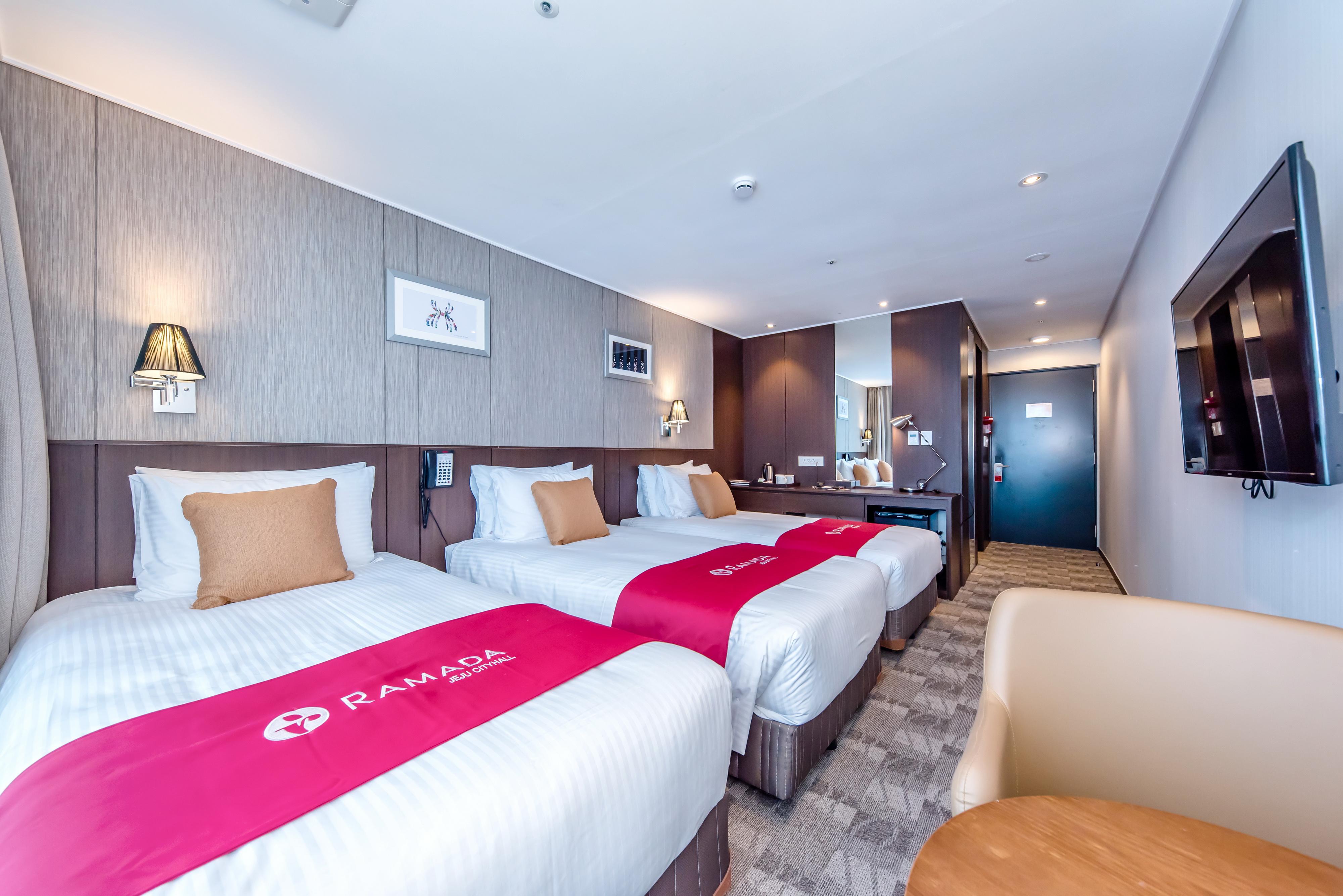 Ramada By Wyndham Jeju City Hall Zewnętrze zdjęcie