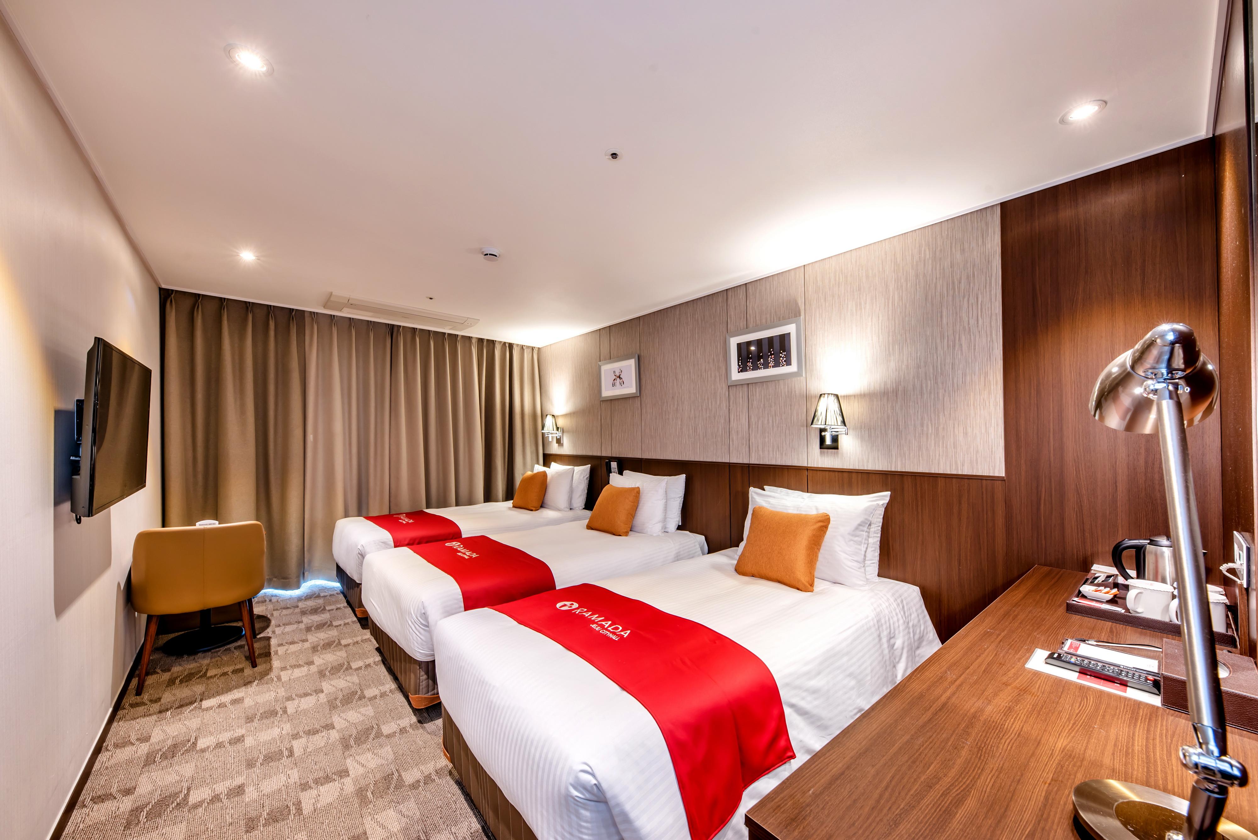 Ramada By Wyndham Jeju City Hall Zewnętrze zdjęcie