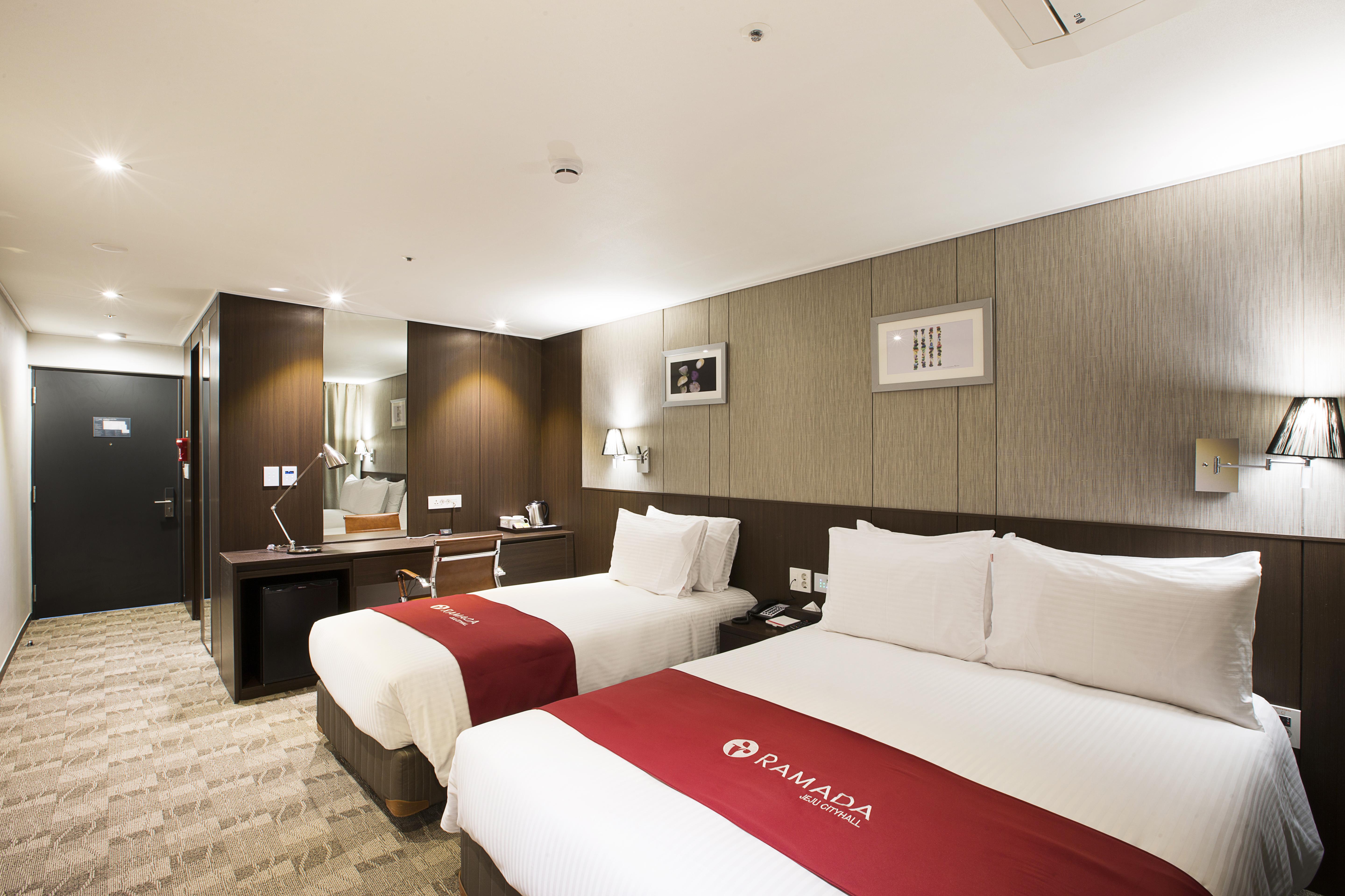 Ramada By Wyndham Jeju City Hall Zewnętrze zdjęcie