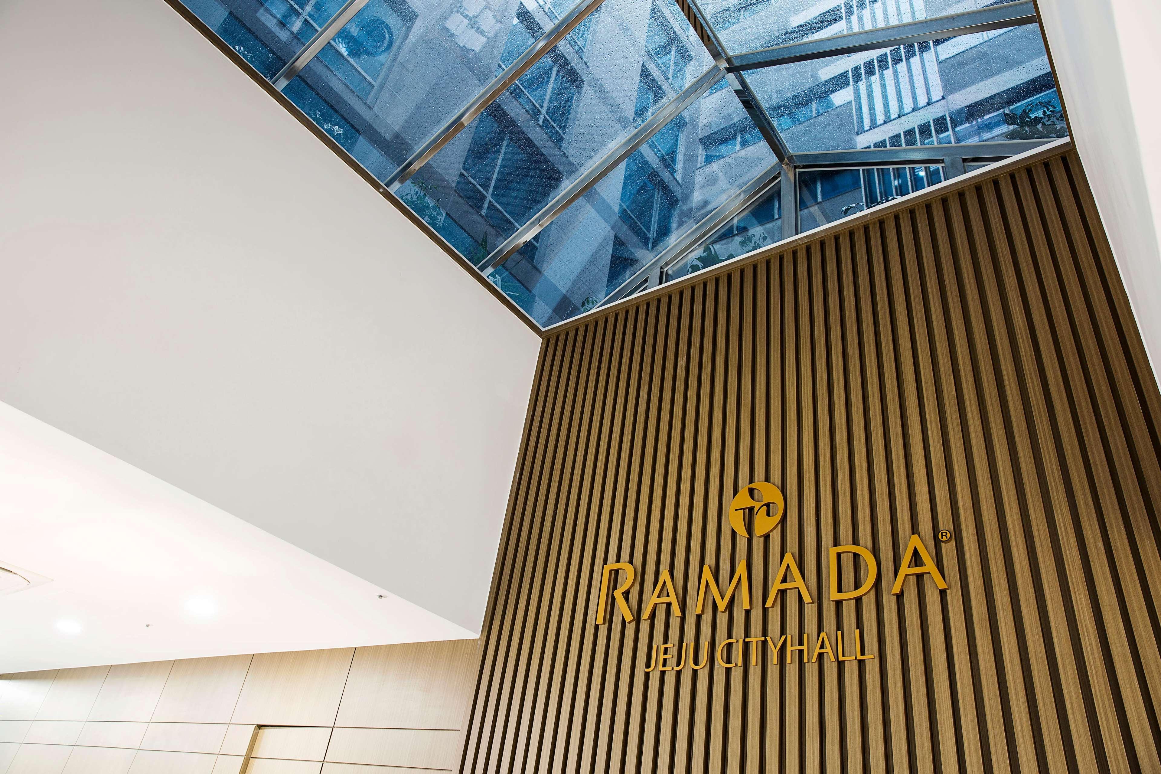 Ramada By Wyndham Jeju City Hall Zewnętrze zdjęcie
