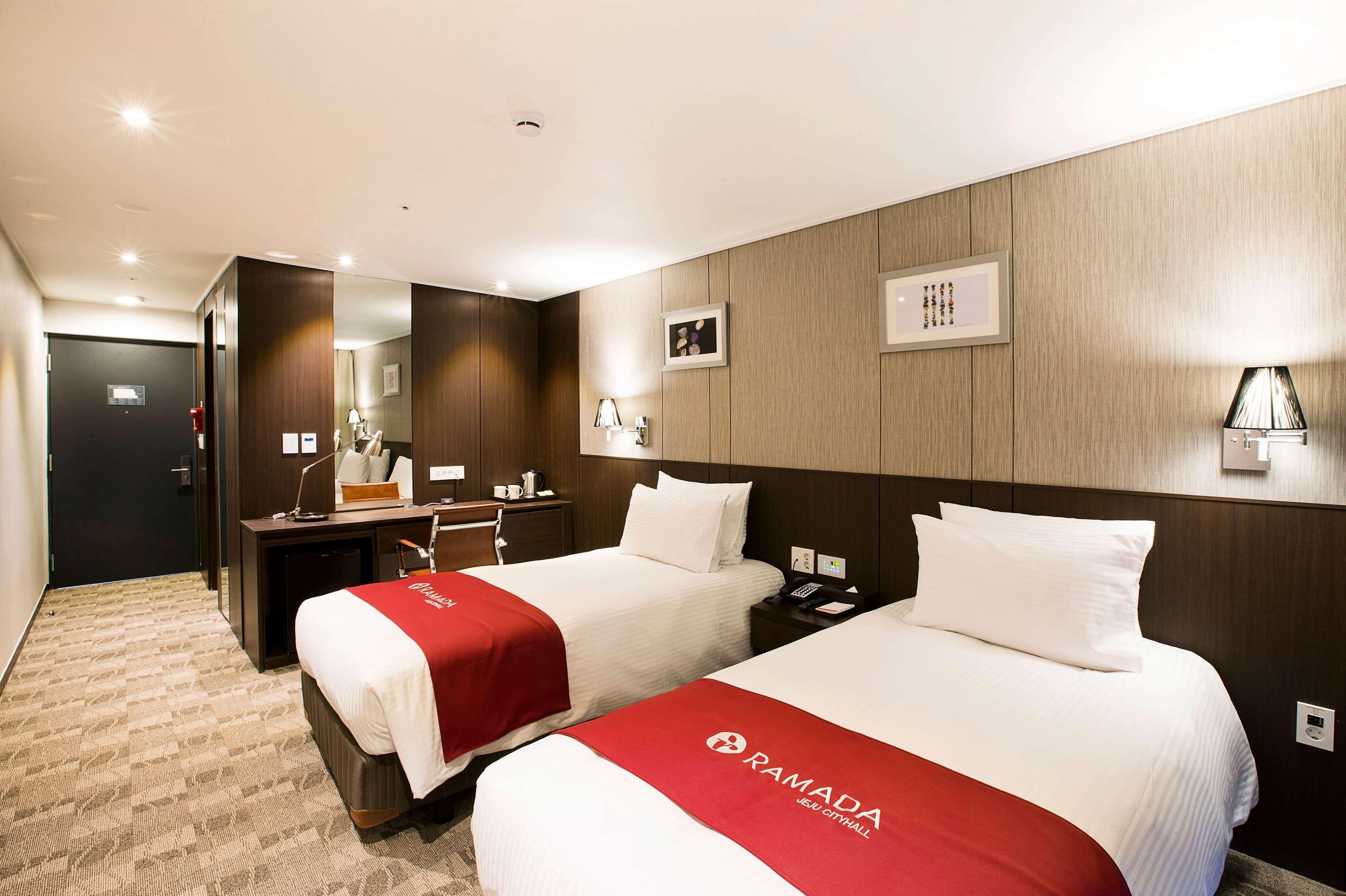Ramada By Wyndham Jeju City Hall Zewnętrze zdjęcie
