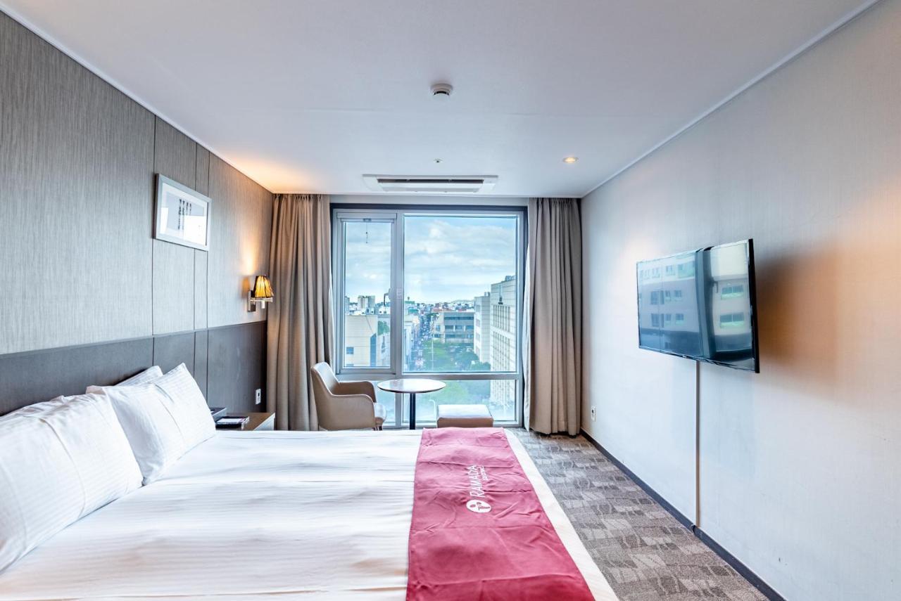 Ramada By Wyndham Jeju City Hall Zewnętrze zdjęcie