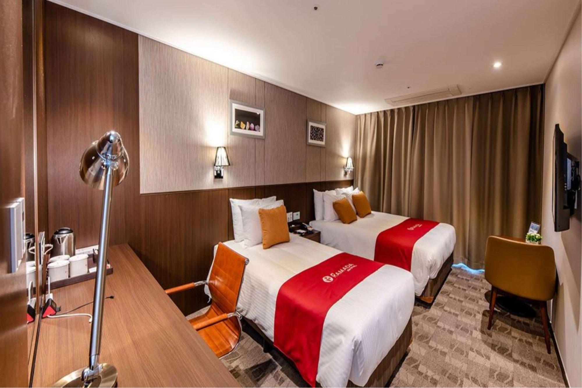 Ramada By Wyndham Jeju City Hall Zewnętrze zdjęcie