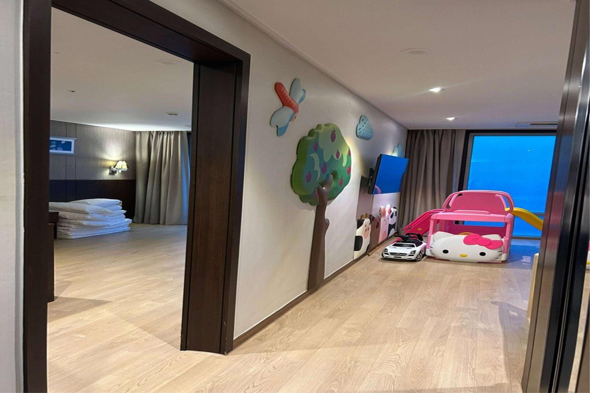 Ramada By Wyndham Jeju City Hall Zewnętrze zdjęcie