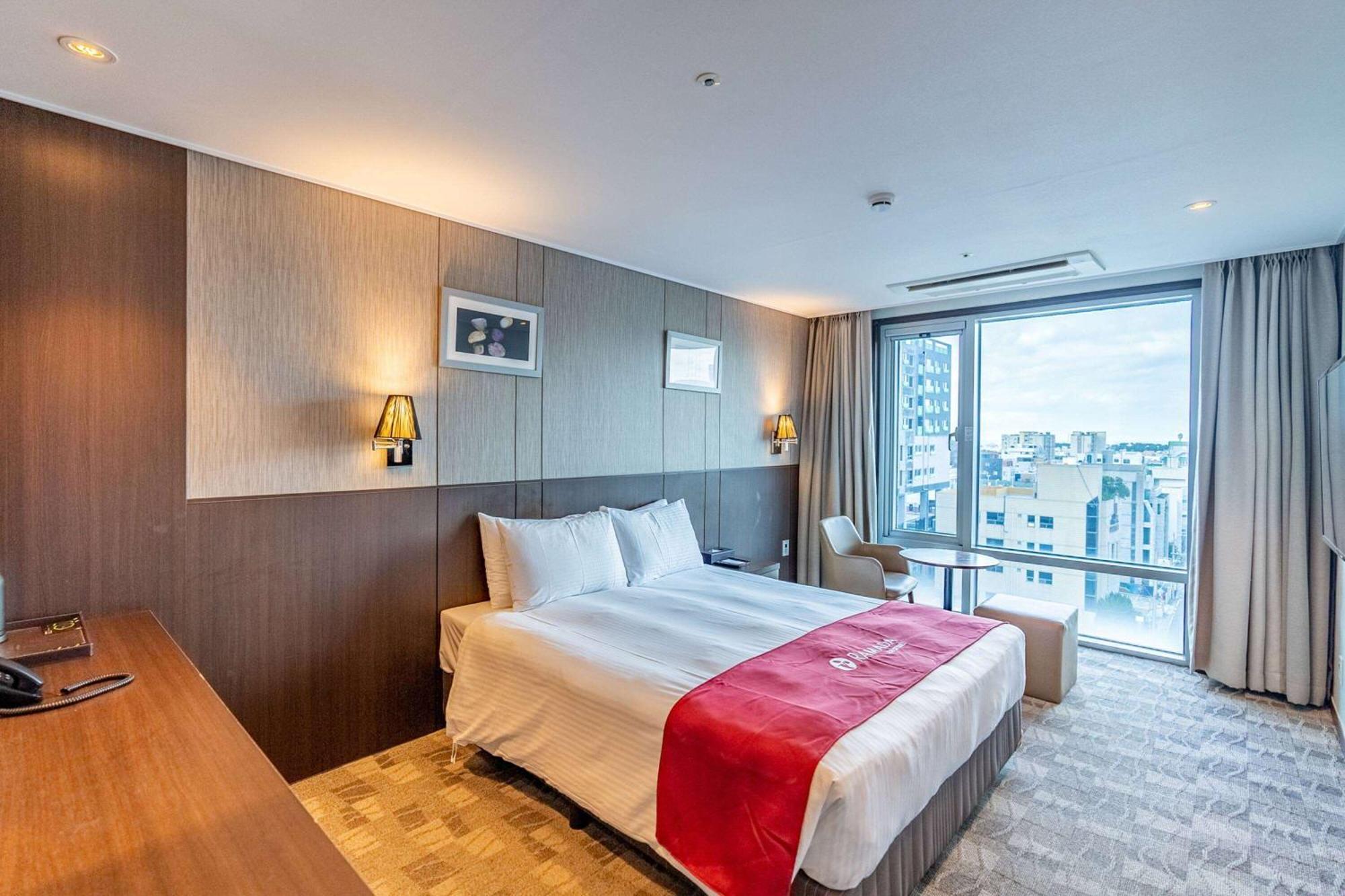 Ramada By Wyndham Jeju City Hall Zewnętrze zdjęcie