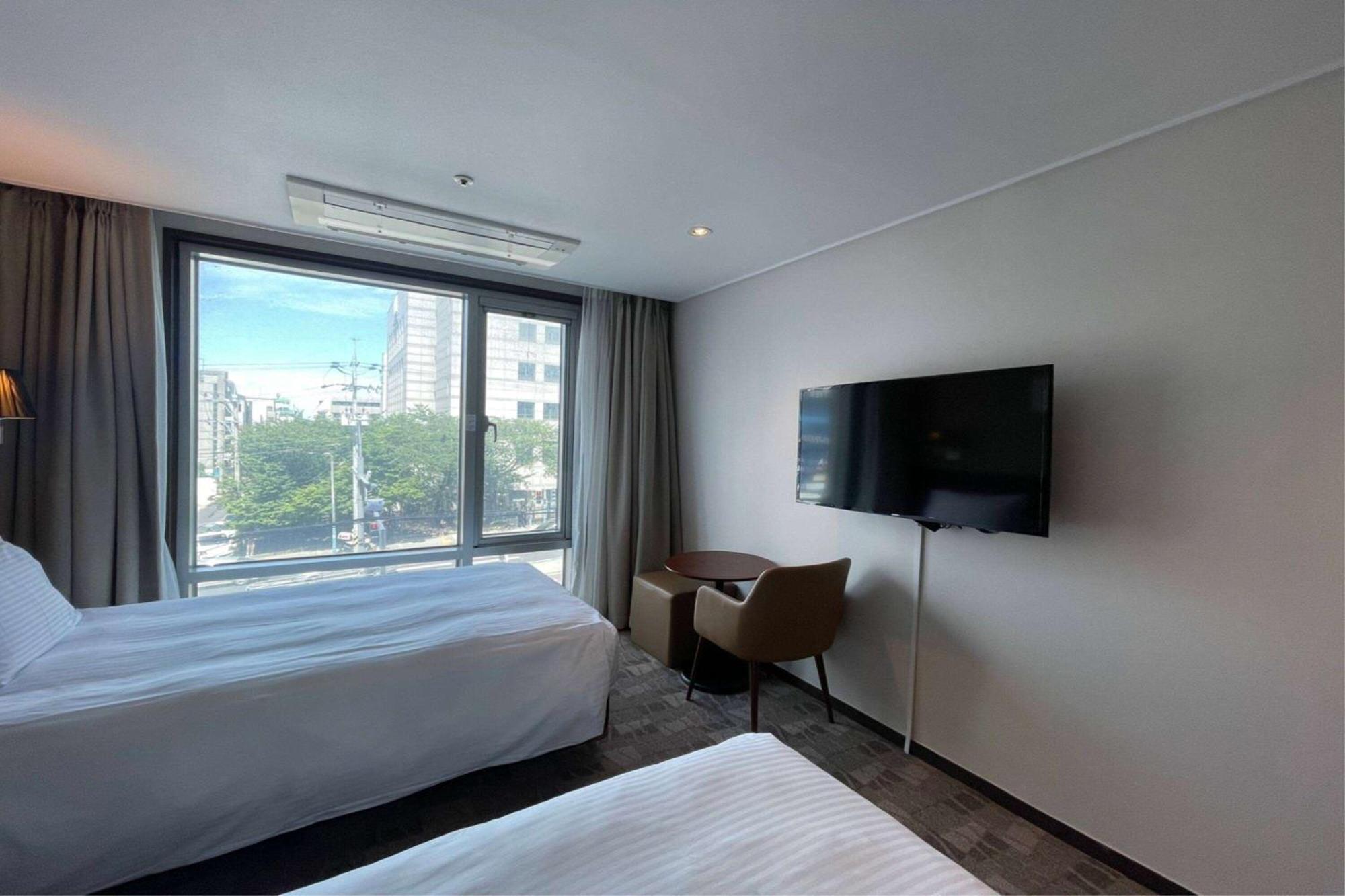Ramada By Wyndham Jeju City Hall Zewnętrze zdjęcie