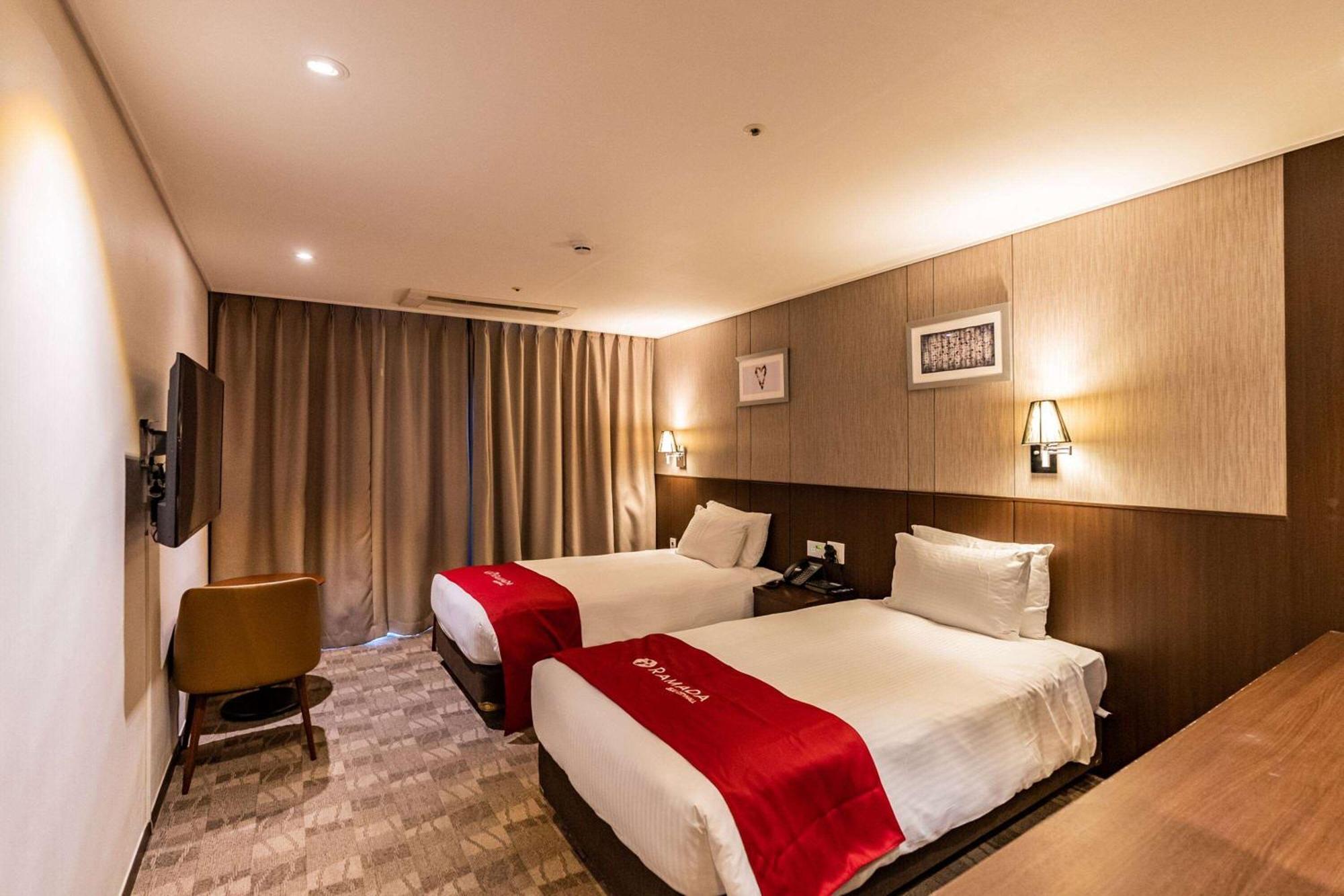 Ramada By Wyndham Jeju City Hall Zewnętrze zdjęcie